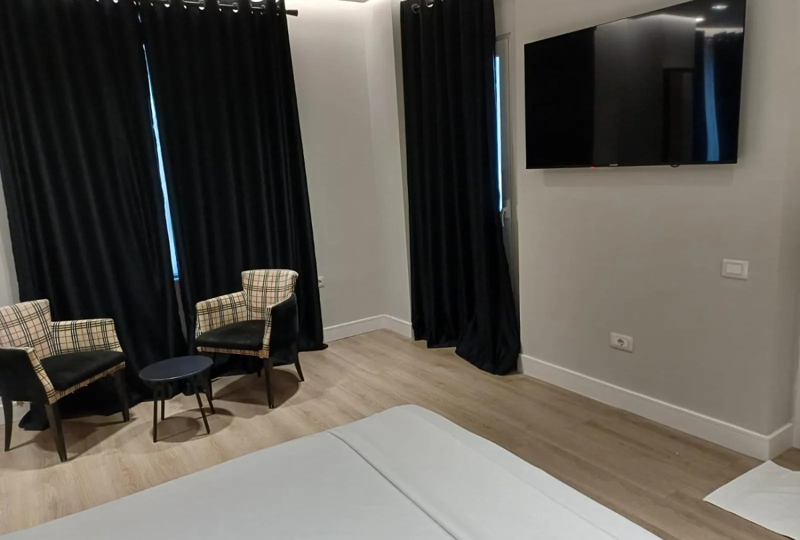 טיראנה Oxygen Boutique Hotel